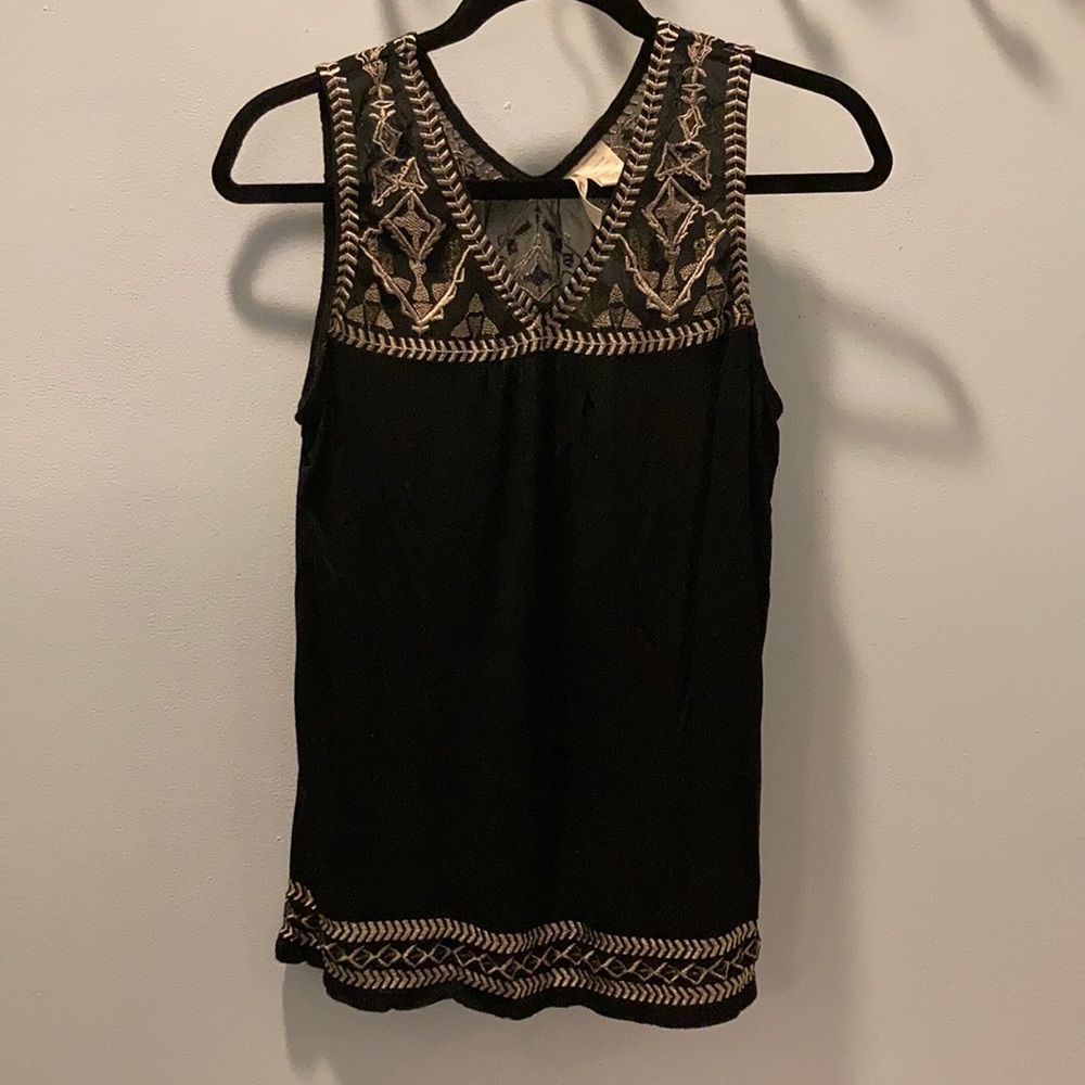 Simply Irresistible small embroidery top